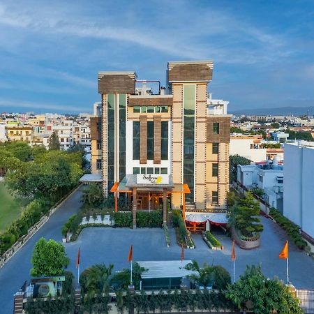 Hotel Saffron Leaf Деградун Екстер'єр фото