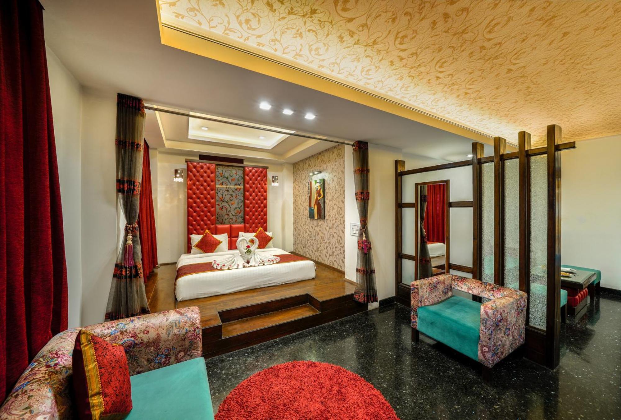 Hotel Saffron Leaf Деградун Екстер'єр фото