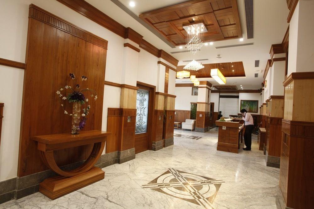 Hotel Saffron Leaf Деградун Екстер'єр фото